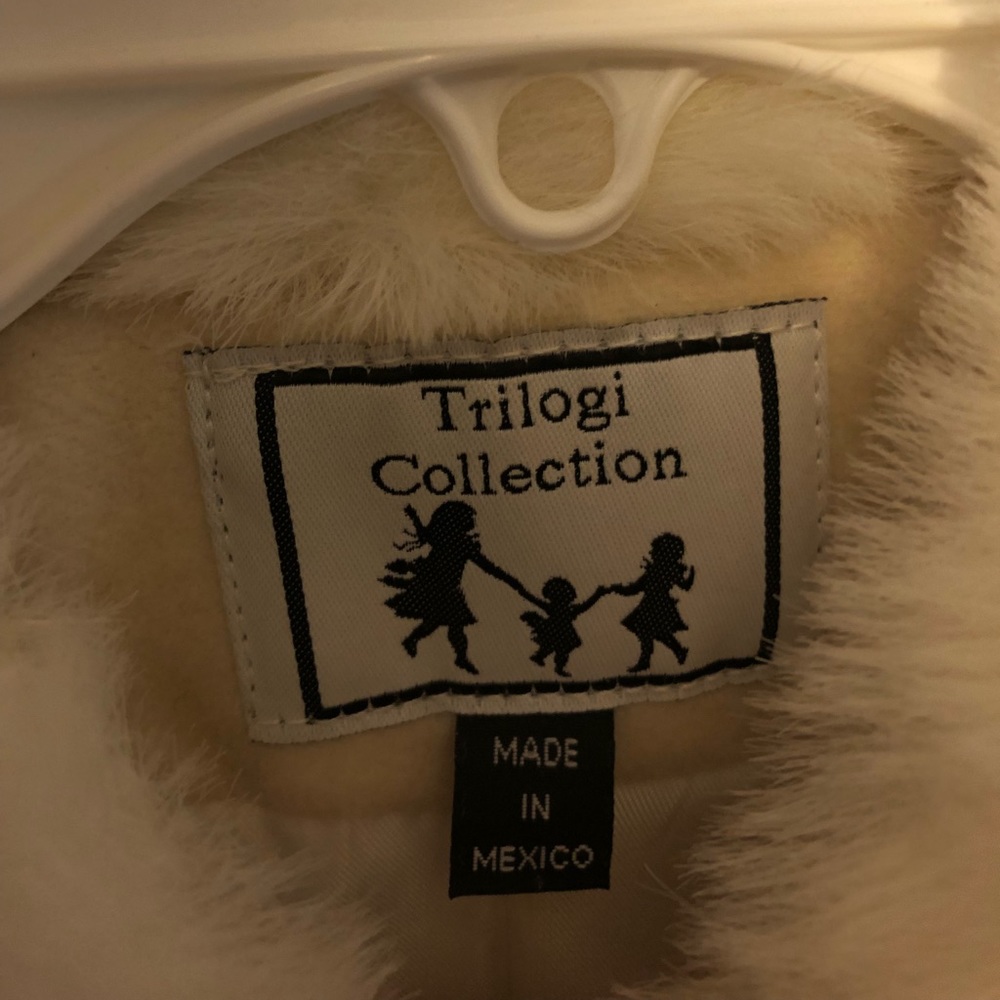 Girls luxurious Elegant Ivory winter faux coat&hat - Picture 4 of 7